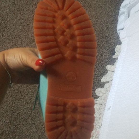 Customized timberland boots - Picture 3 of 3